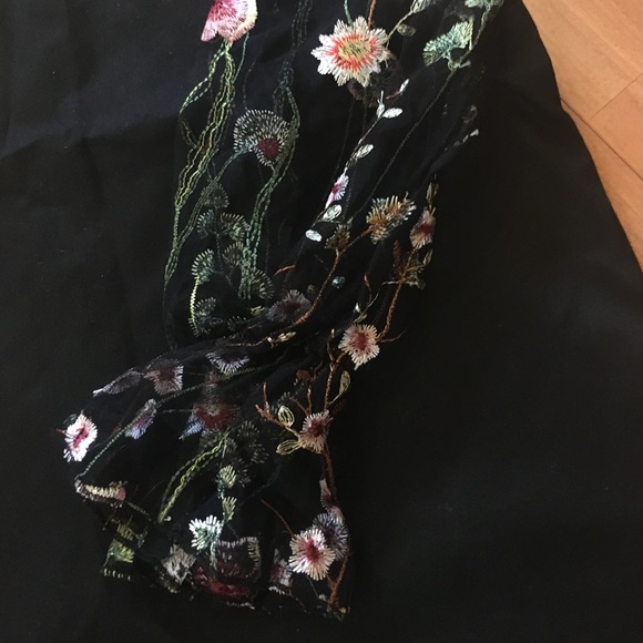 Black dress with mesh floral 3/4 sleeves - Picture 2 of 2